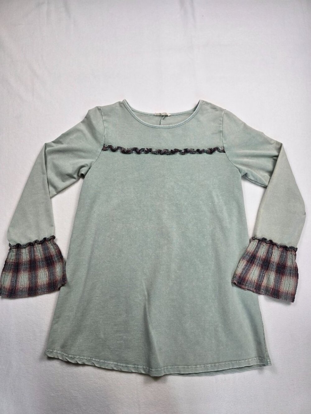 Easel Los Angeles Small Green Long Sleeve Top Plaid Flounce Cuffs Ruffle